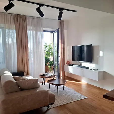 Station 22 - Center Apartment, Апартаменты Скопье