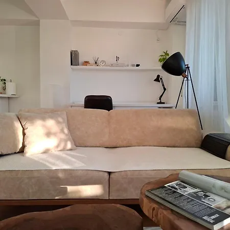 Station 22 - Center Apartment, Апартаменты *